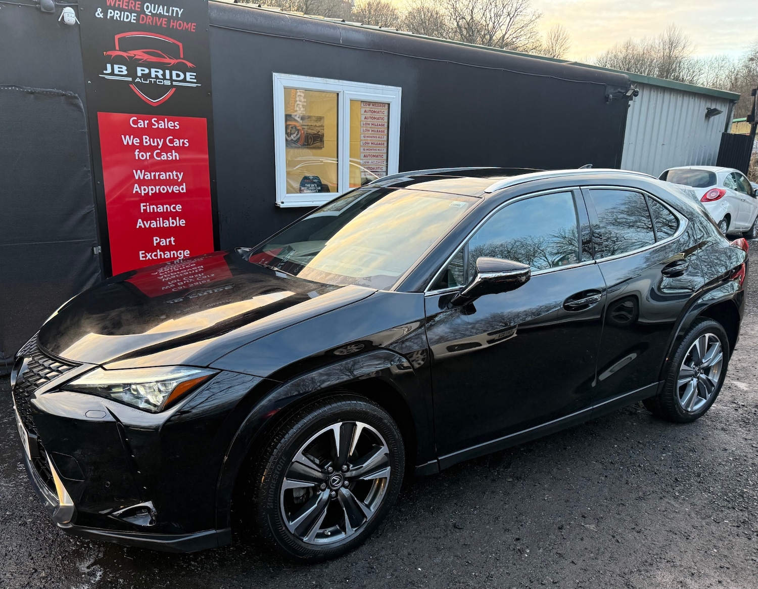 Used Lexus UX 2024 for sale - 77357632: Photo 4
