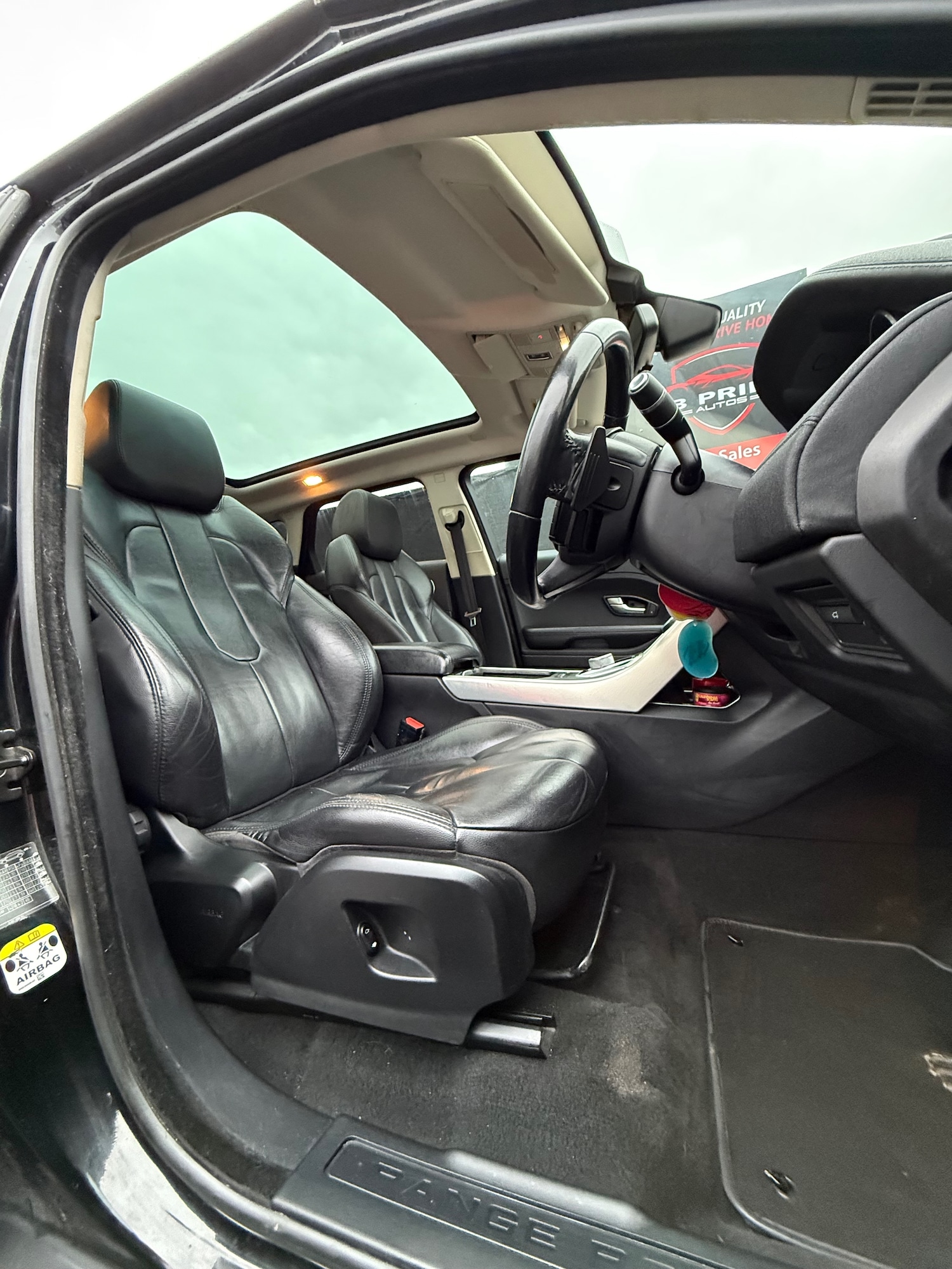 Used Land Rover Range Rover Evoque 2015 for sale - 77632730: Photo 2