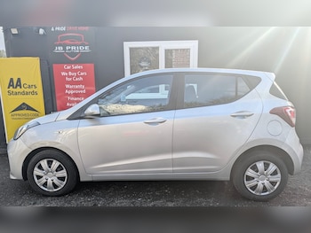 Used Hyundai i10 2018 for sale - 78229772: Photo