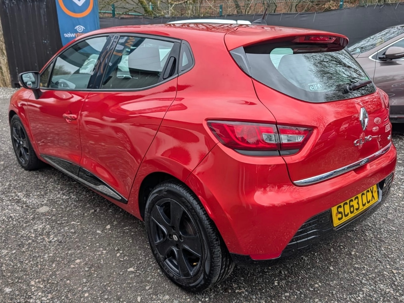 Used Renault Clio 2013 for sale - 77908380: Photo 2