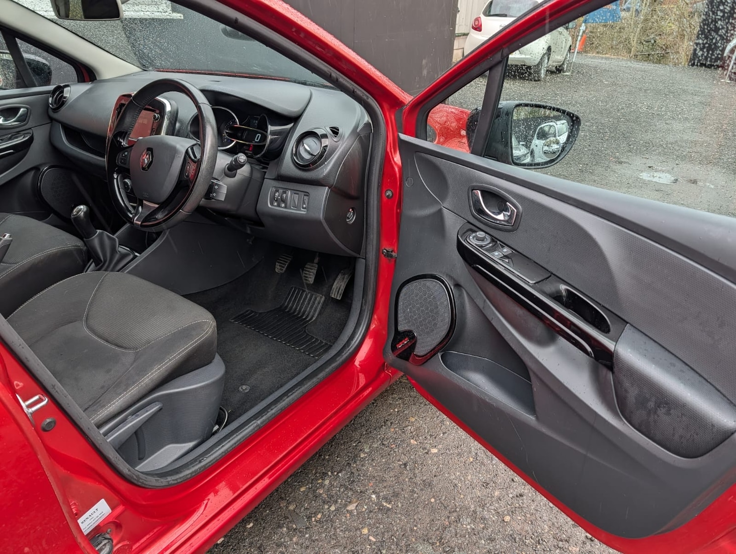 Used Renault Clio 2013 for sale - 77908380: Photo 9