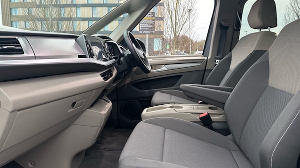 Used Volkswagen Multivan 2024 for sale - 75439882: Photo 2