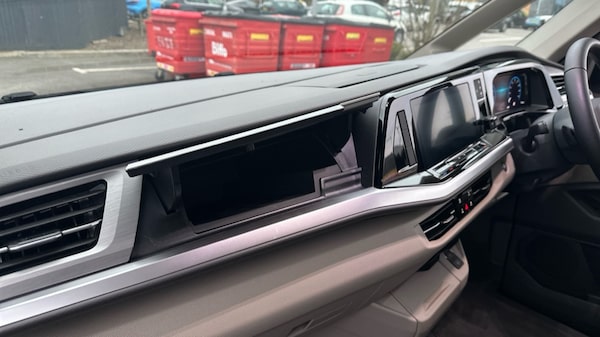 Used Volkswagen Multivan 2024 for sale - 75439882: Photo 34