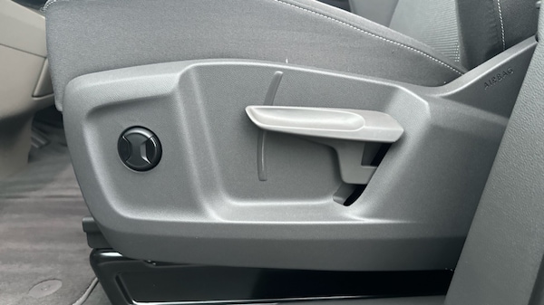 Used Volkswagen Multivan 2024 for sale - 75439882: Photo 35