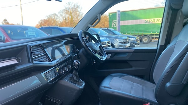 Used Volkswagen Caravelle 2020 for sale - 75439787: Photo 2