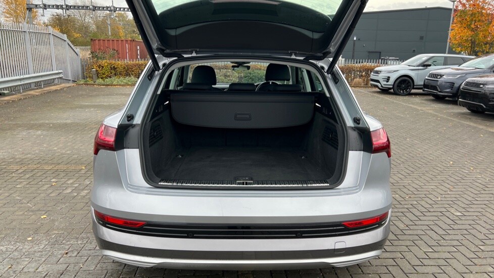 Used Audi e-tron 2020 for sale - 76375489: Photo 18