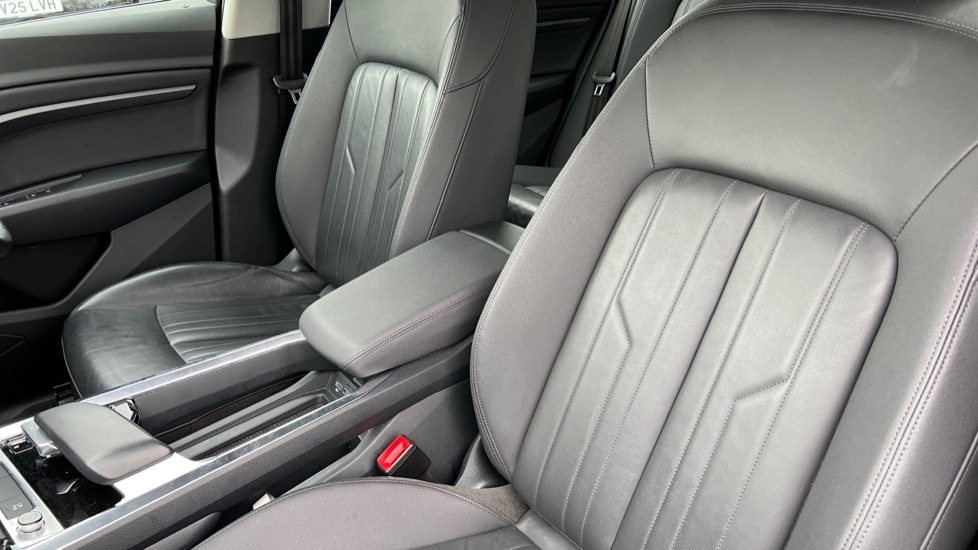 Used Audi e-tron 2020 for sale - 76375489: Photo 23
