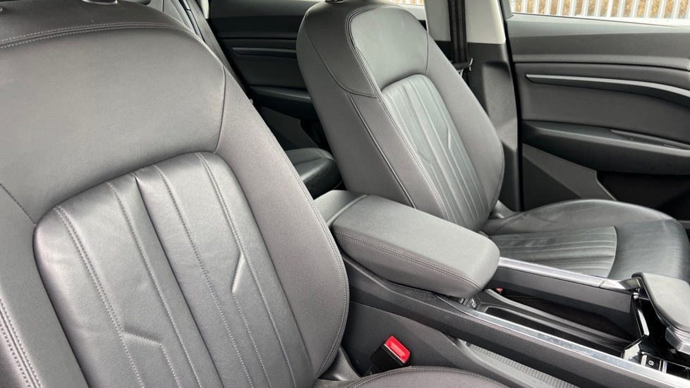 Used Audi e-tron 2020 for sale - 76375489: Photo 25