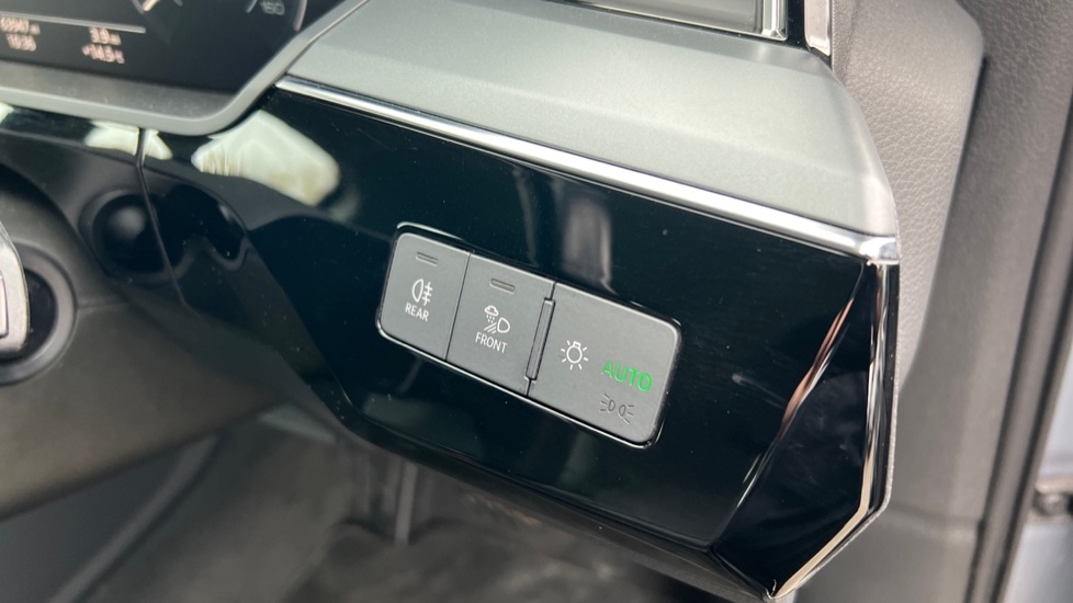 Used Audi e-tron 2020 for sale - 76375489: Photo 28