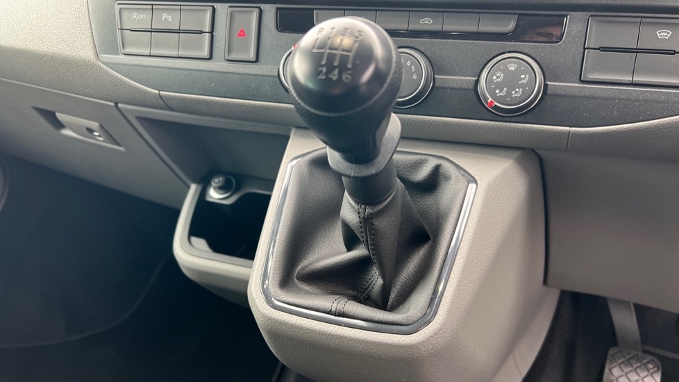 Used Volkswagen Transporter 2024 for sale - 76745209: Photo 14