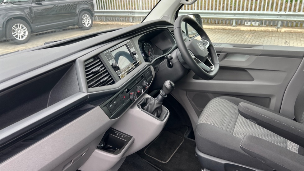 Used Volkswagen Transporter 2024 for sale - 76745209: Photo 2