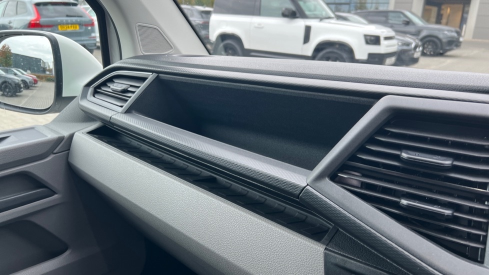 Used Volkswagen Transporter 2024 for sale - 76745209: Photo 37