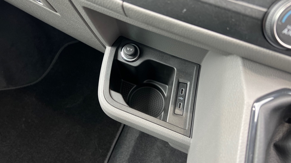 Used Volkswagen Transporter 2024 for sale - 76745209: Photo 38