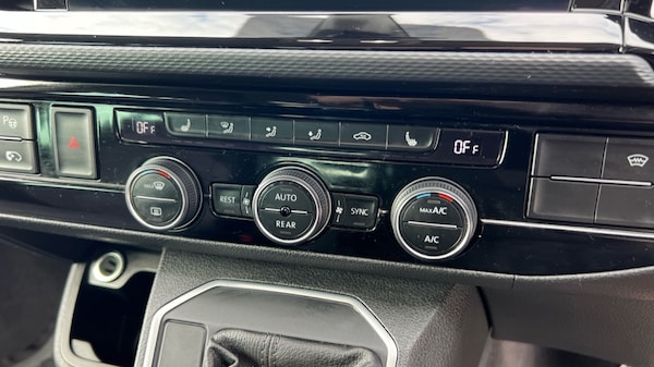 Used Volkswagen Caravelle 2020 for sale - 75641259: Photo 13