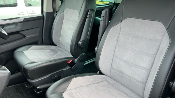 Used Volkswagen Caravelle 2020 for sale - 75641259: Photo 17