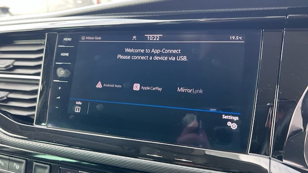 Used Volkswagen Caravelle 2020 for sale - 75641259: Photo 31