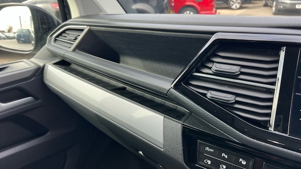 Used Volkswagen Caravelle 2020 for sale - 75641259: Photo 37