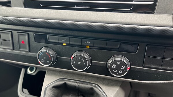 Used Volkswagen Transporter 2024 for sale - 76079248: Photo 13