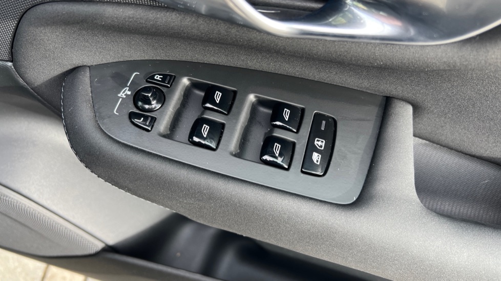 Used Volvo XC90 2025 for sale - 76221717: Photo 35