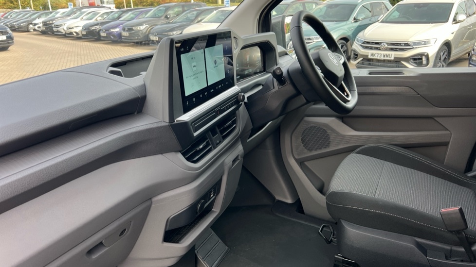 Used Volkswagen Transporter 2025 for sale - 76328282: Photo 2