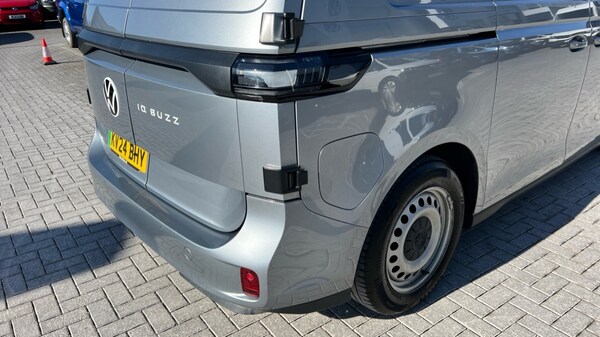 Used Volkswagen ID.Buzz 2024 for sale - 76302352: Photo 44