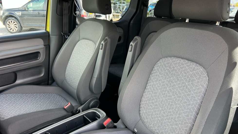 Used Volkswagen ID.Buzz 2025 for sale - 76602882: Photo 17