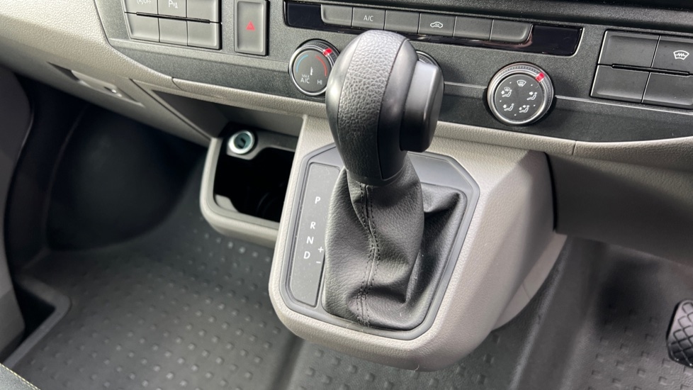 Used Volkswagen Transporter 2024 for sale - 76977669: Photo 14