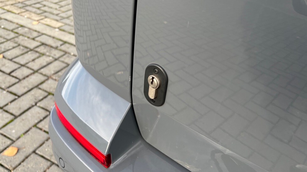 Used Volkswagen Transporter 2020 for sale - 76552294: Photo 39