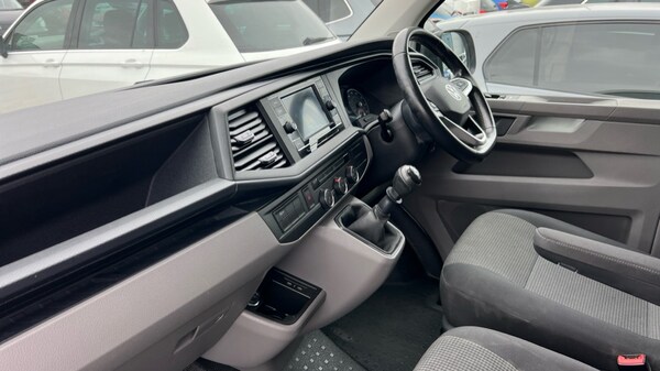 Used Volkswagen Transporter 2022 for sale - 75698619: Photo 2