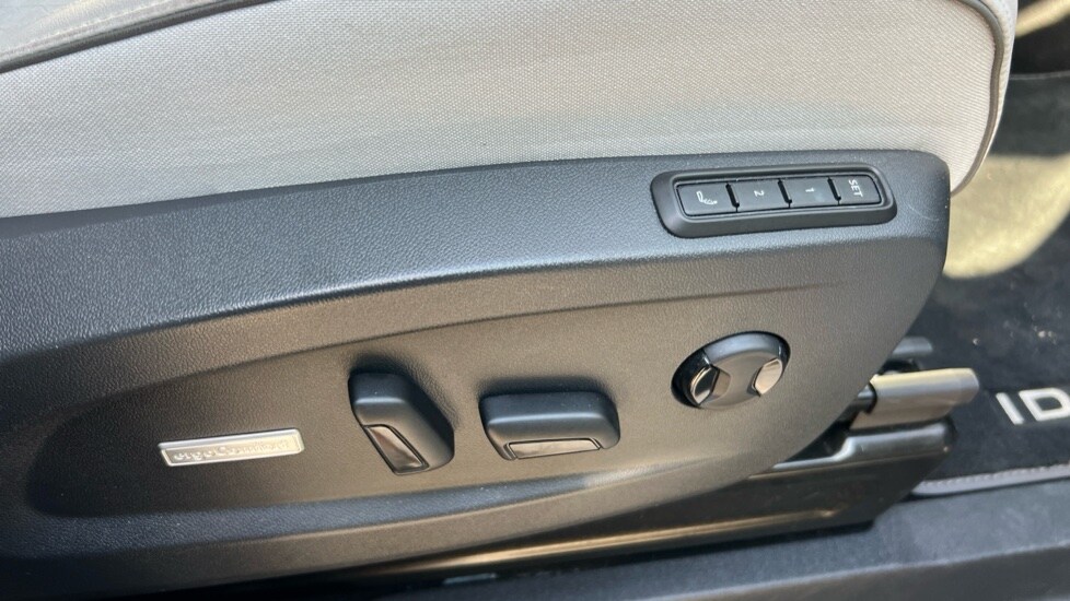 Used Volkswagen ID.Buzz 2024 for sale - 75910608: Photo 41