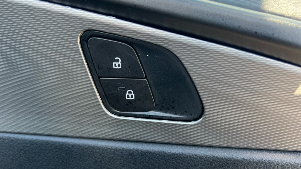 Used Volkswagen Amarok 2024 for sale - 76731455: Photo 22