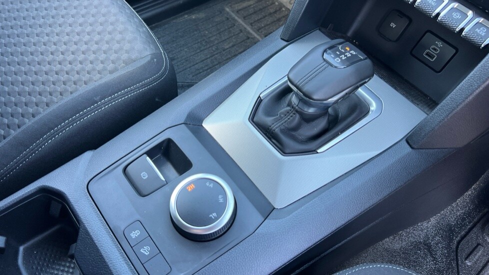 Used Volkswagen Amarok 2024 for sale - 76731455: Photo 37