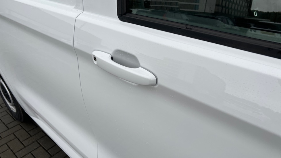 Used Volkswagen Transporter 2025 for sale - 76328112: Photo 43