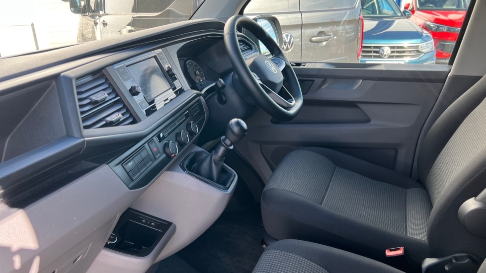 Used Volkswagen Transporter 2024 for sale - 76079335: Photo 2