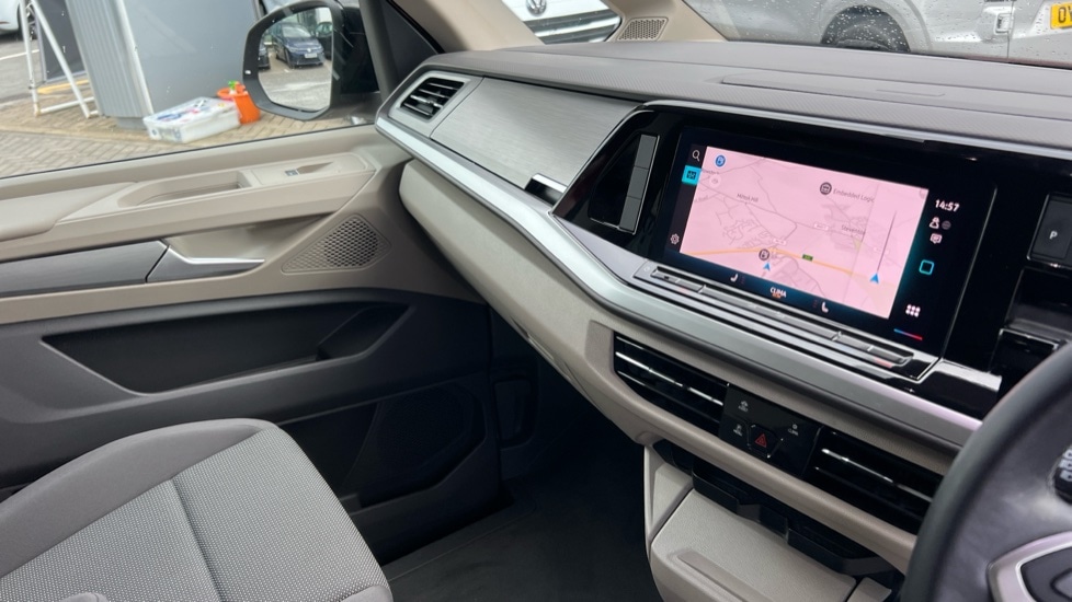 Used Volkswagen Multivan 2025 for sale - 75641123: Photo 12