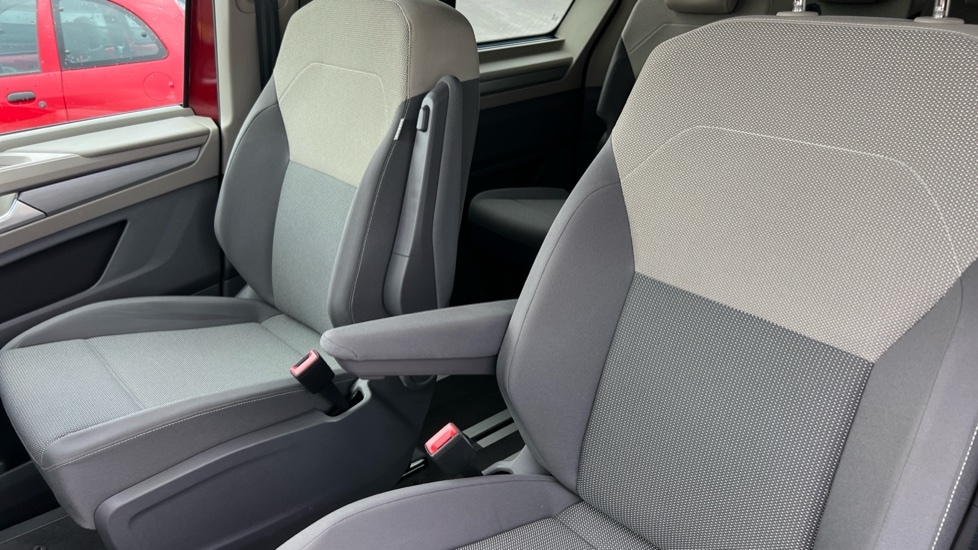 Used Volkswagen Multivan 2025 for sale - 75641123: Photo 17