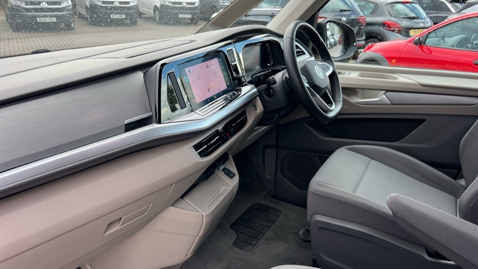 Used Volkswagen Multivan 2025 for sale - 75641123: Photo 2