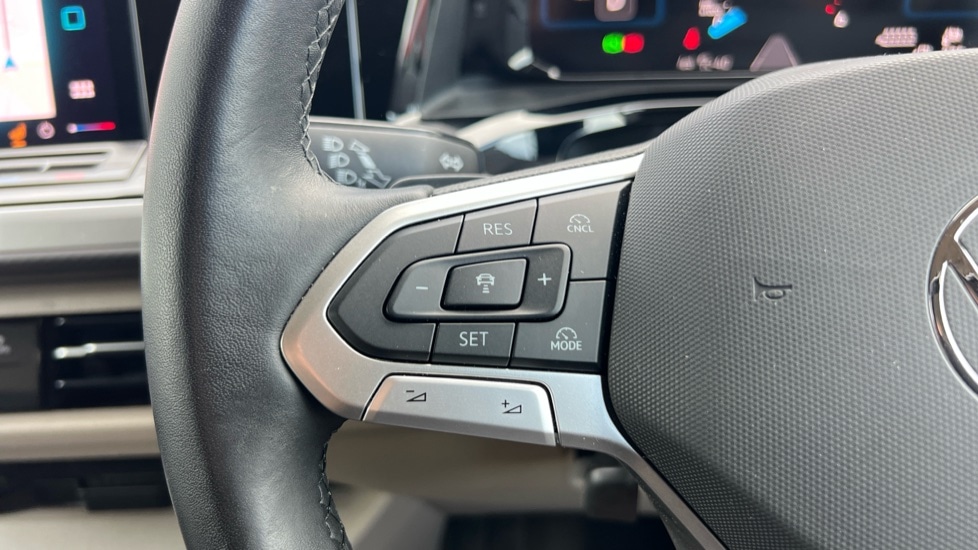 Used Volkswagen Multivan 2025 for sale - 75641123: Photo 24