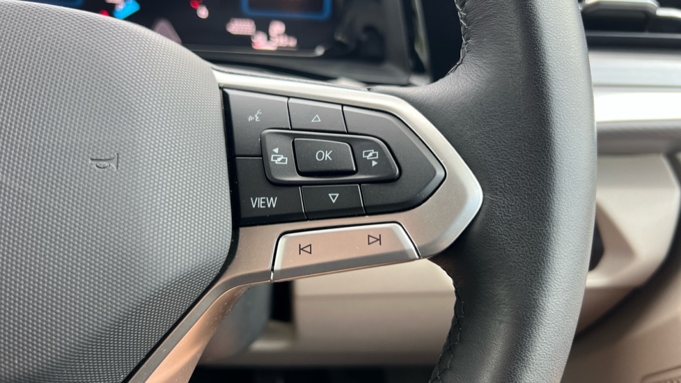 Used Volkswagen Multivan 2025 for sale - 75641123: Photo 25