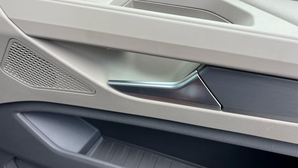 Used Volkswagen Multivan 2025 for sale - 75641123: Photo 40