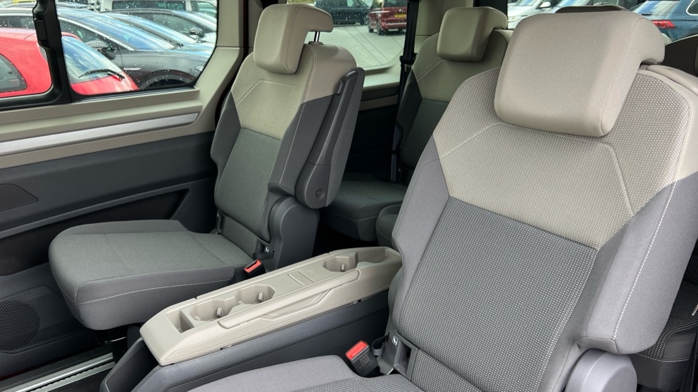 Used Volkswagen Multivan 2025 for sale - 75641123: Photo 9