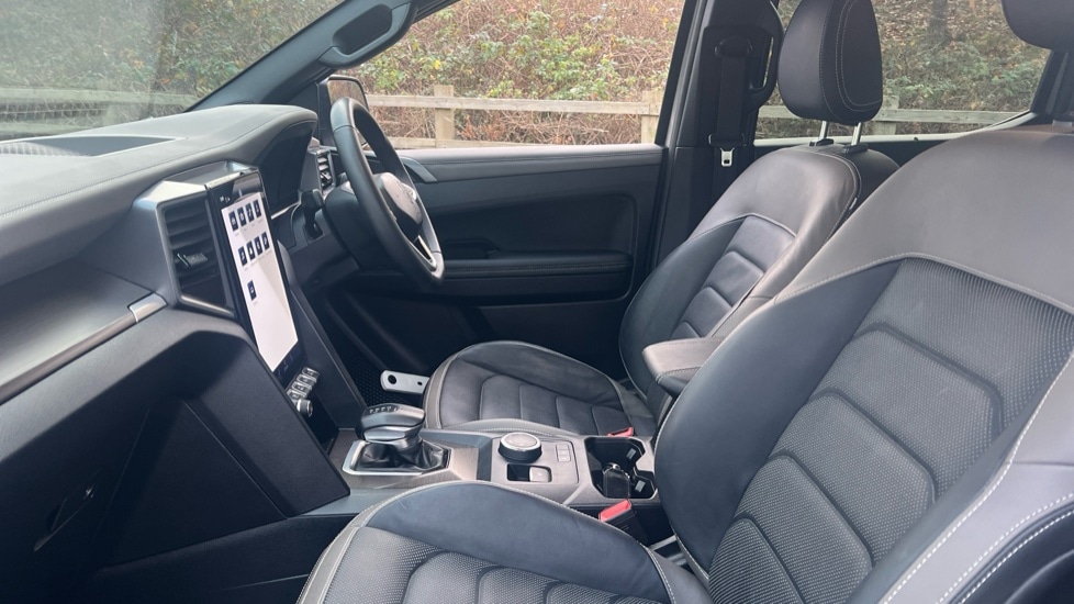 Used Volkswagen Amarok 2024 for sale - 76937525: Photo 2