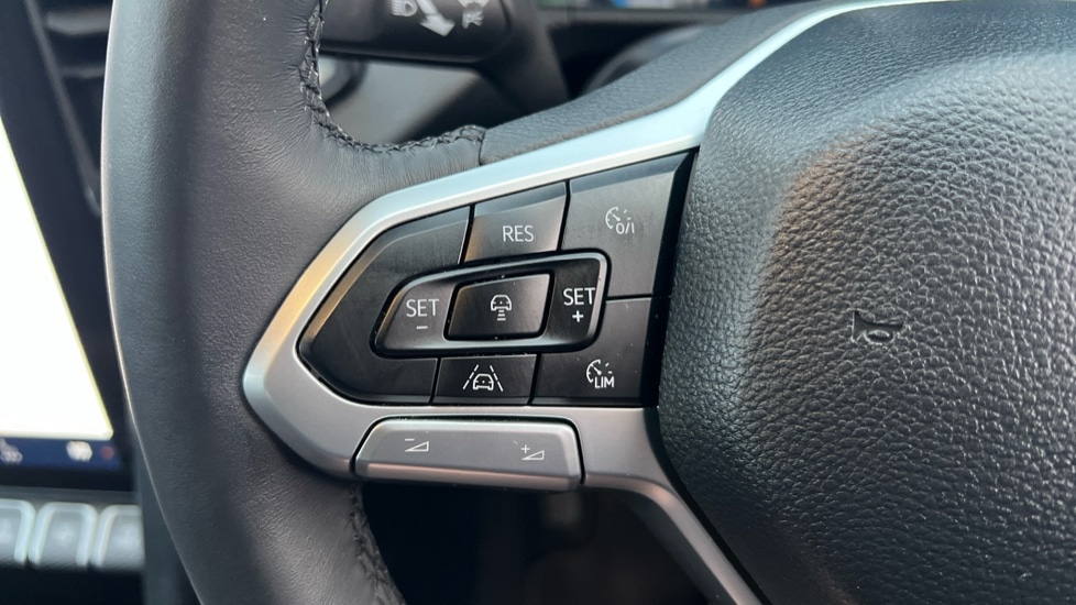 Used Volkswagen Amarok 2024 for sale - 76937525: Photo 24