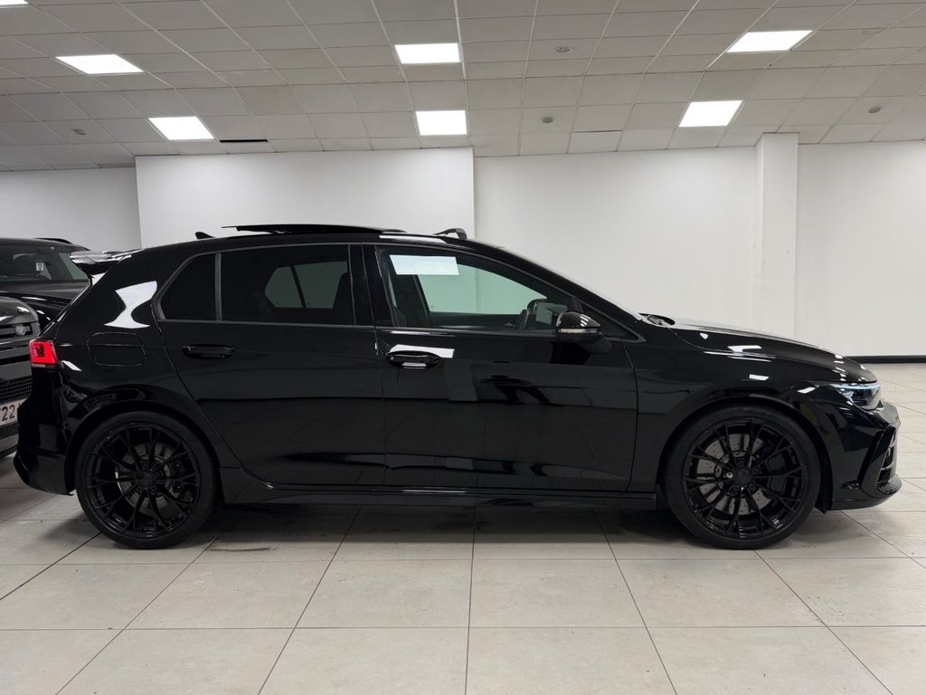 Used Volkswagen Golf 2025 for sale - 76703757: Photo 2