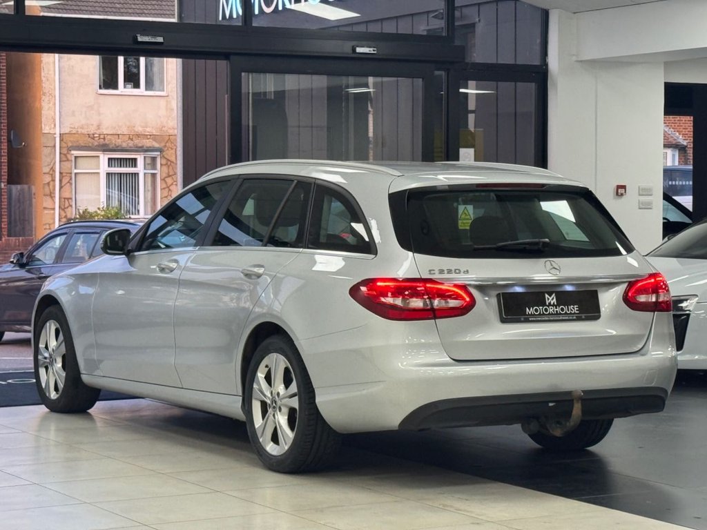 Used Mercedes-Benz C Class 2017 for sale - 76178477: Photo 2
