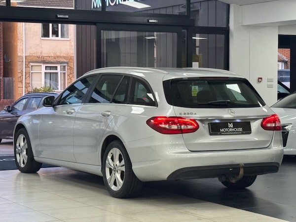 Used Mercedes-Benz C-Class 2017 for sale - 76178477: Photo 2