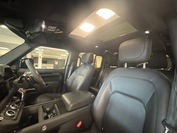 Used Land Rover Defender 2022 for sale - 75495233: Photo 31
