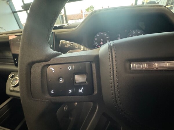 Used Land Rover Defender 2022 for sale - 75495233: Photo 32