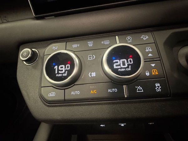 Used Land Rover Defender 2022 for sale - 75495233: Photo 37