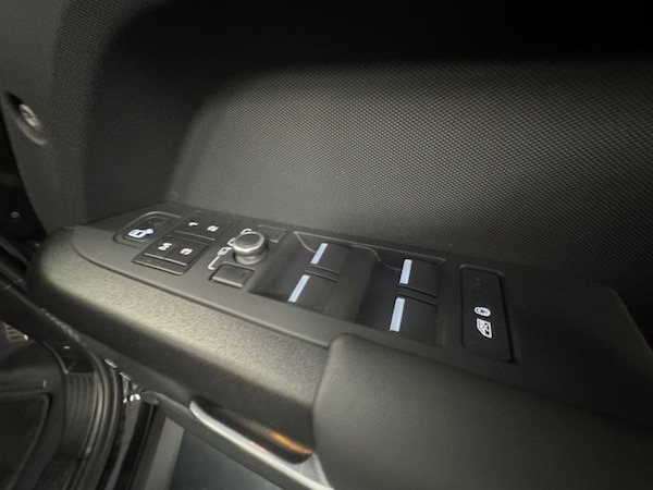 Used Land Rover Defender 2022 for sale - 75495233: Photo 40